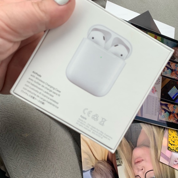 AirPods series 2 - Picture 4 of 6